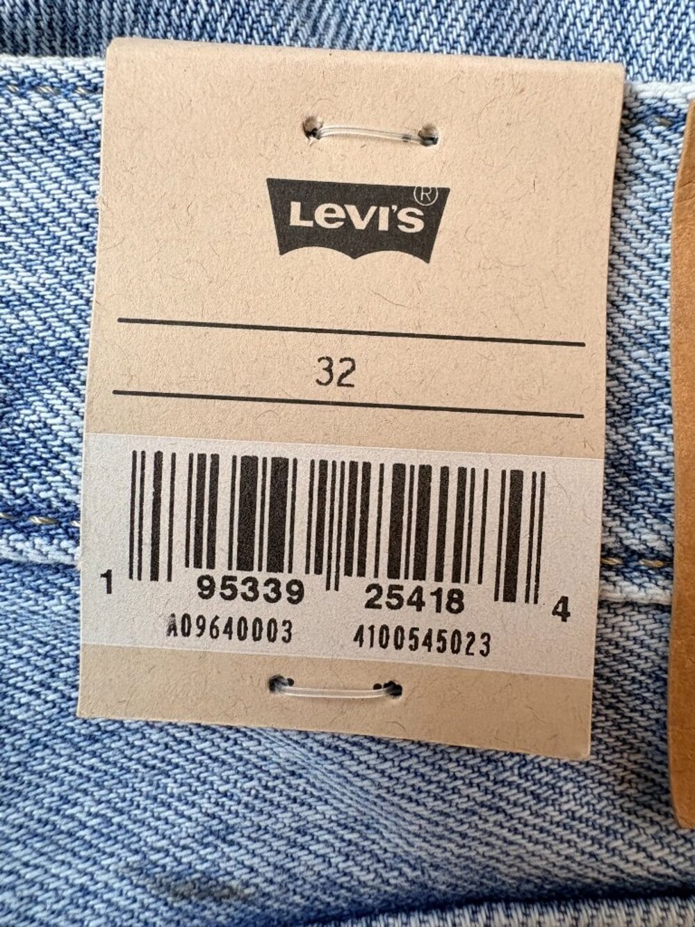 Levi's NWT Low Pro Straight Jeans 32 Charlie Glow Up Medium Wash Denim - Picture 9 of 12